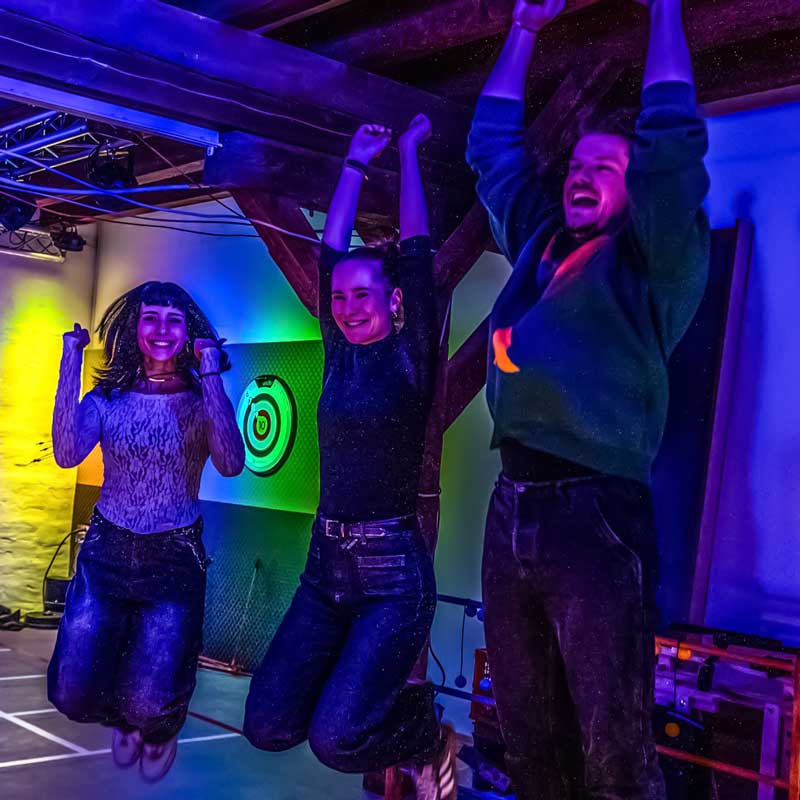 TurmXGames_Teamevent_als_Gameshow_Buzzer_drei_freunde-2