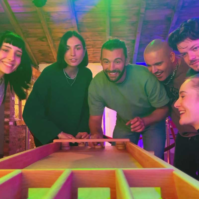 TurmXGames_Teamevent_als_Gameshow_Buzzer_drei_freunde-3